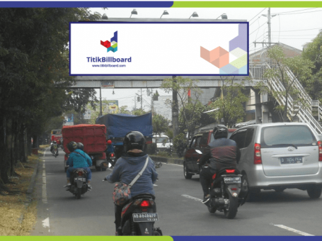 Sewa Billboard Karanganyar Jl. Raya Palur – Depan Kampus UNSA Palur